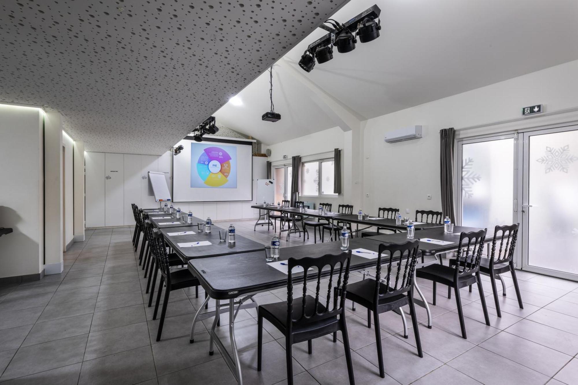 L'Epinette - Gite De Groupe Et Salle De Reception Allevard Exterior photo